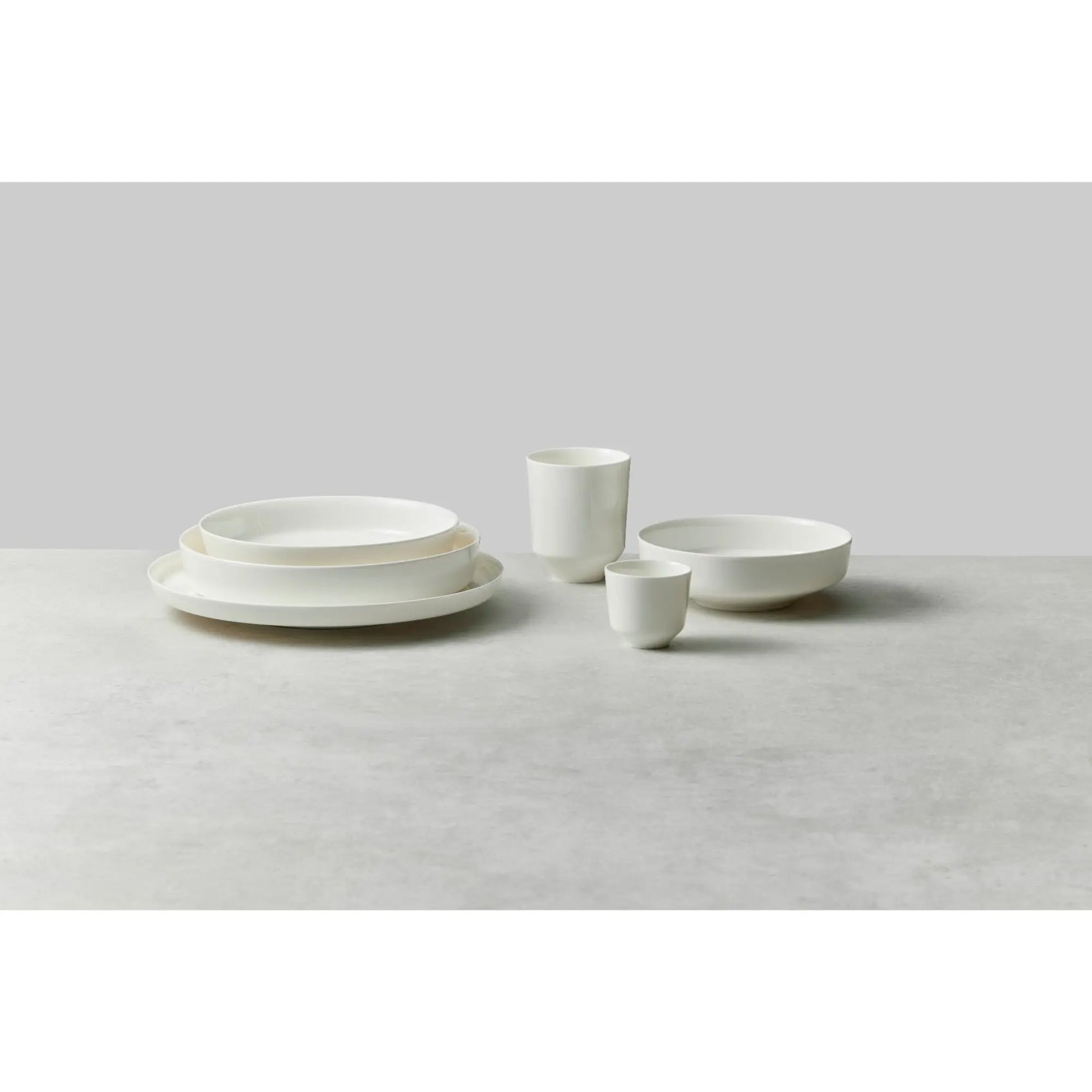 Dibbern Juno Salad Bowl, German fine bone china bowl with smooth white surface and modern silhouette.