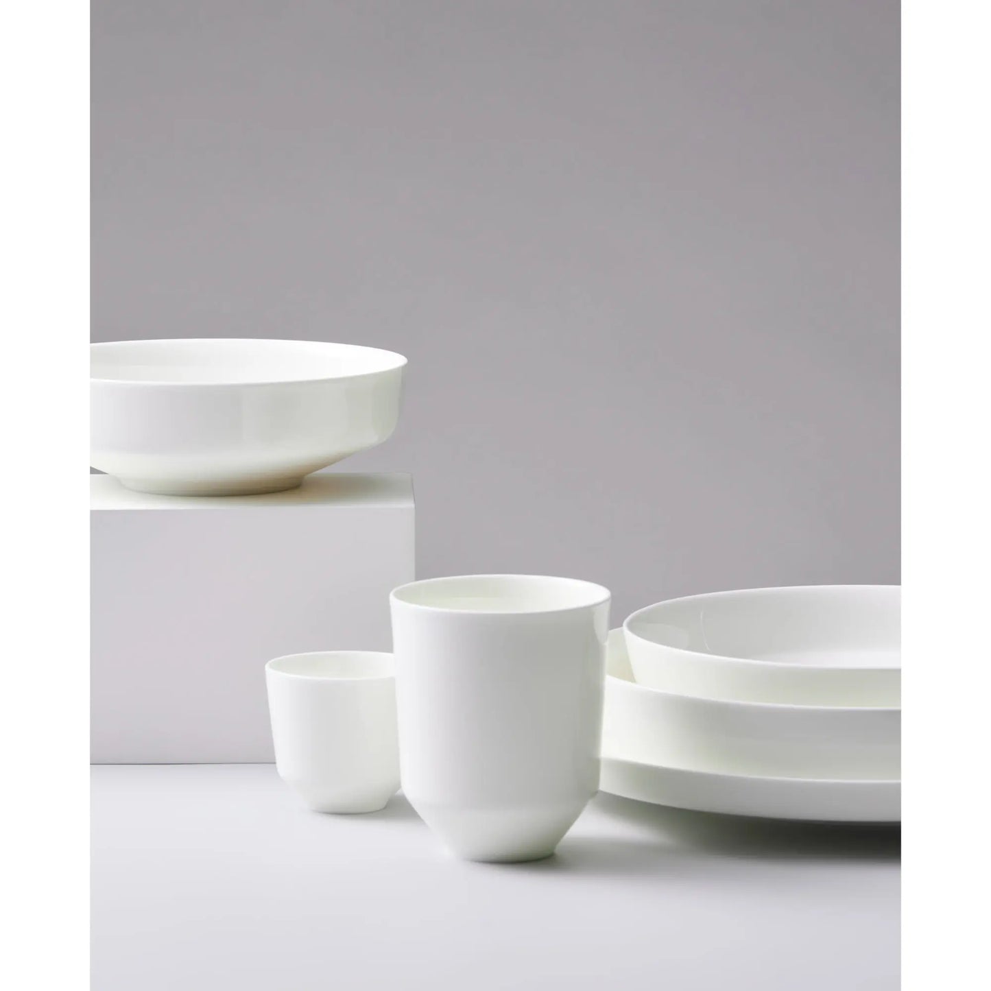 Dibbern Juno Pasta Plate, fine bone china plate handcrafted in Germany, timeless and contemporary.