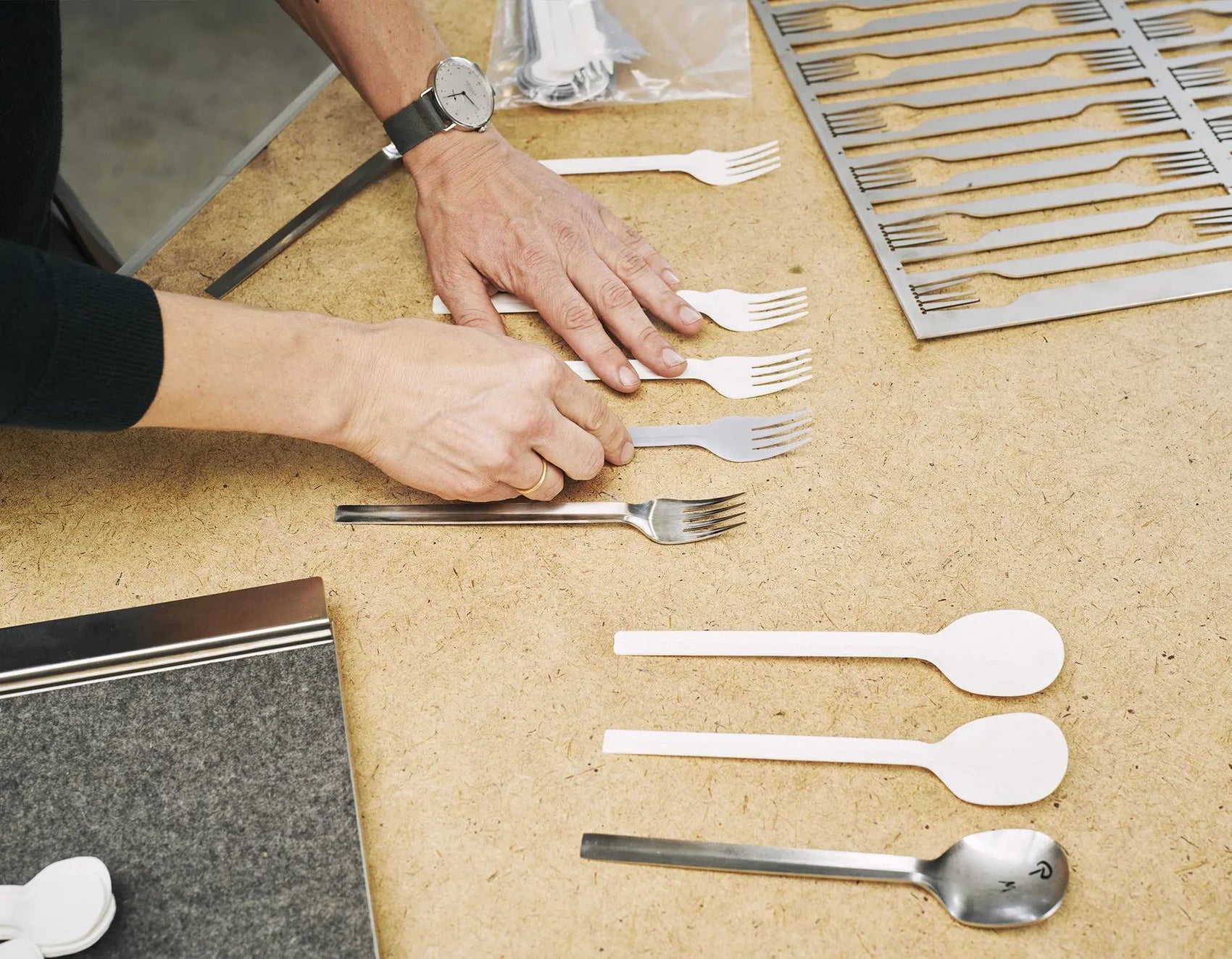 Mono V, 5 Piece Set Place Setting Pott