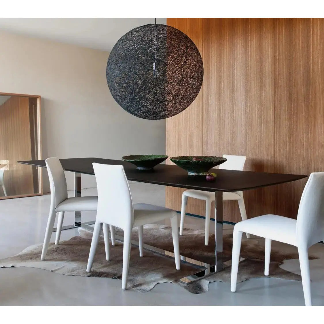 Eileen Table | B&B Italia | JANGEORGe Interior Design