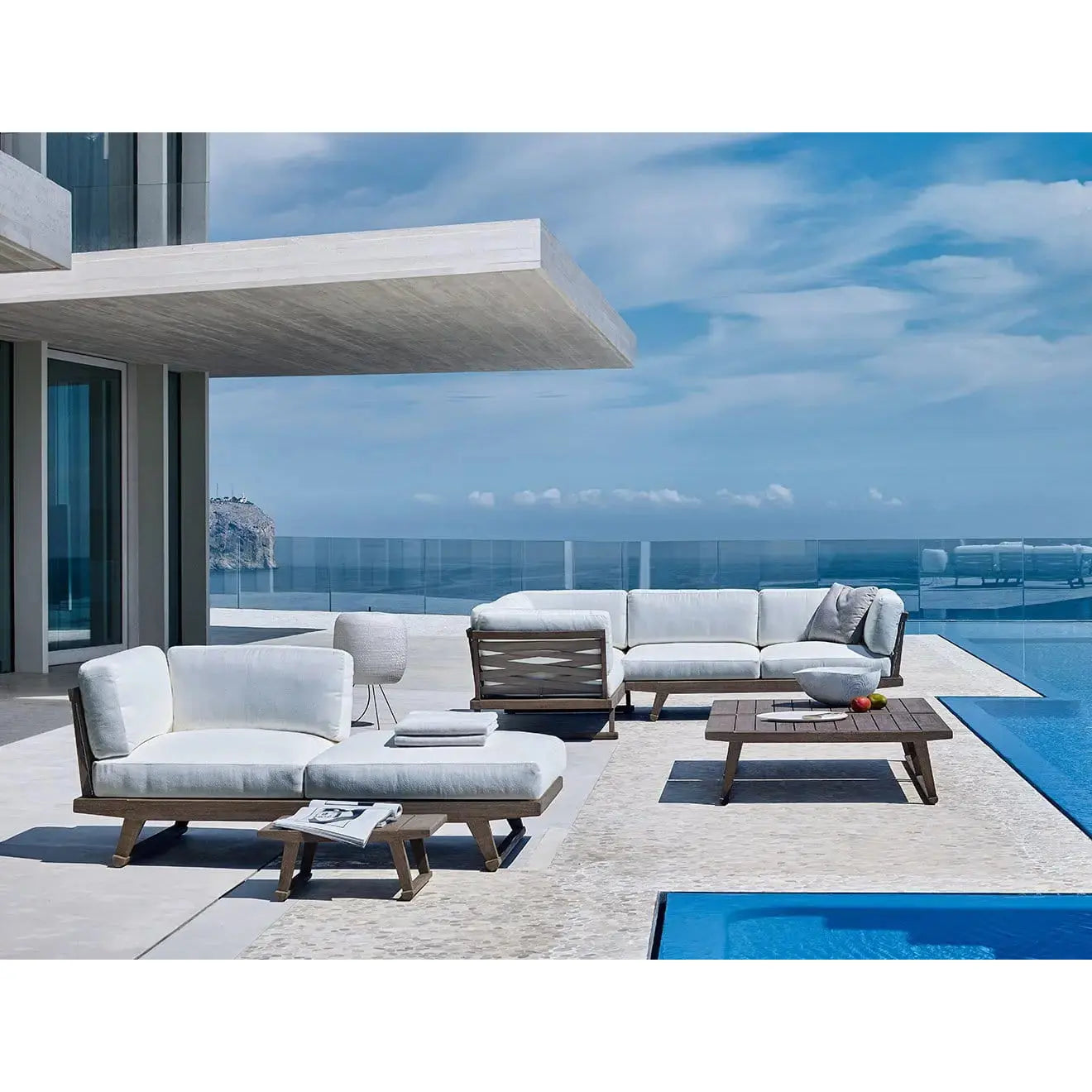 Gio Small Table | B&B Italia | JANGEORGe Interior Design