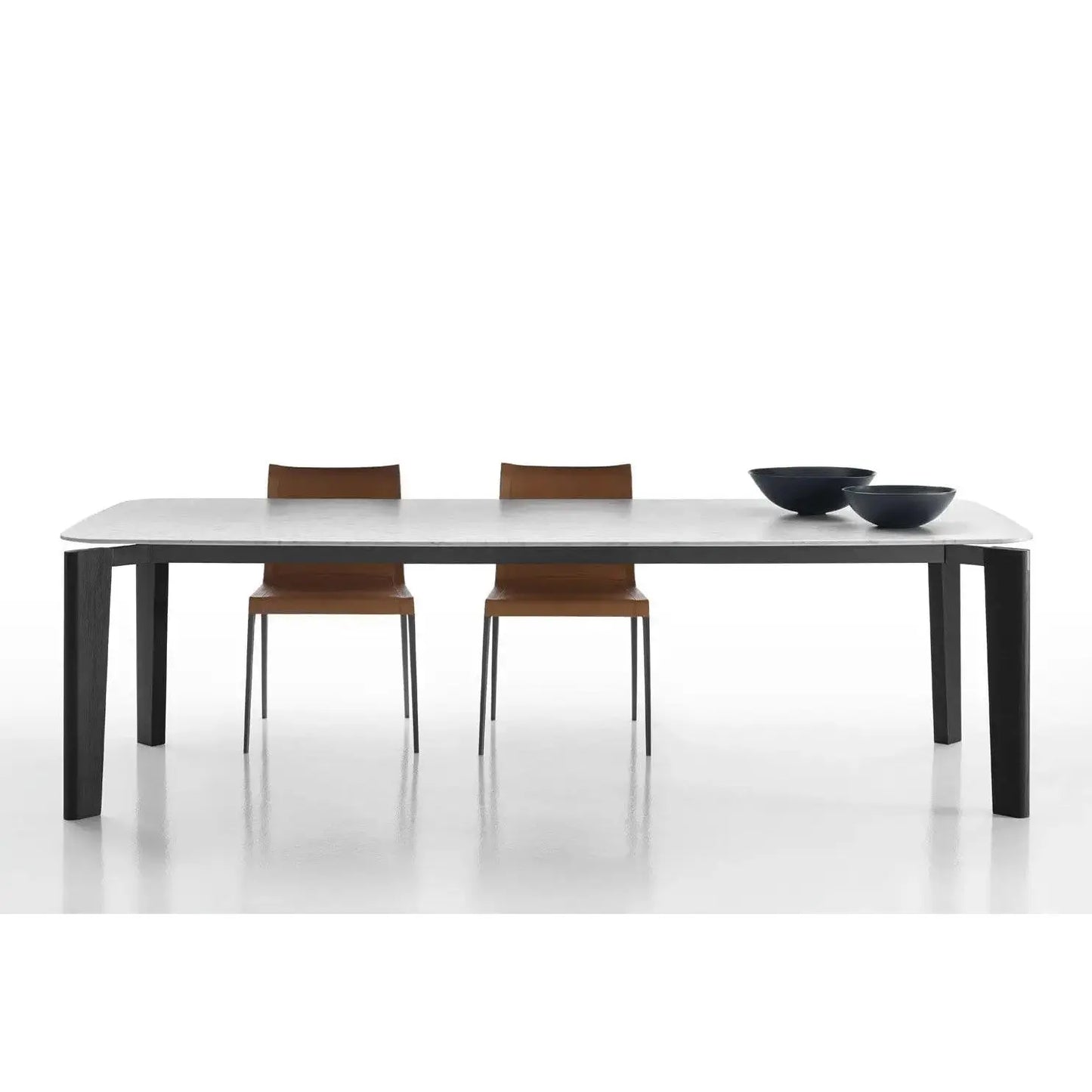 Oskar Table | B&B Italia | JANGEORGe Interior Design