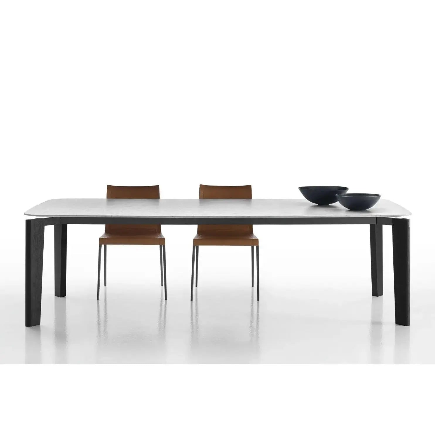 Oskar Table | B&B Italia | JANGEORGe Interior Design