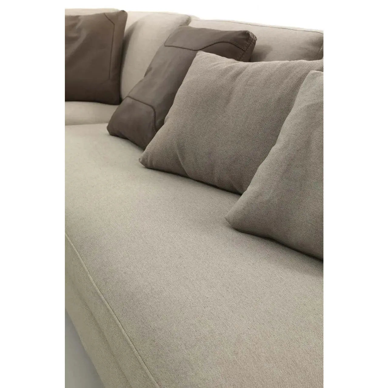 Davis Flat - Sofa | Frigerio | JANGEORGe Interior Design