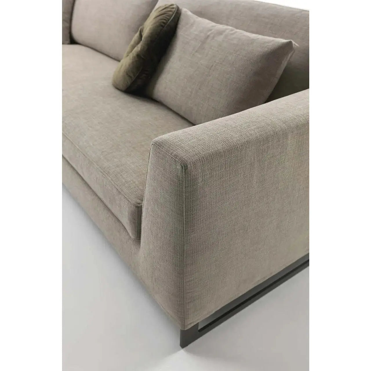 Davis Free - Sofa | Frigerio | JANGEORGe Interior Design