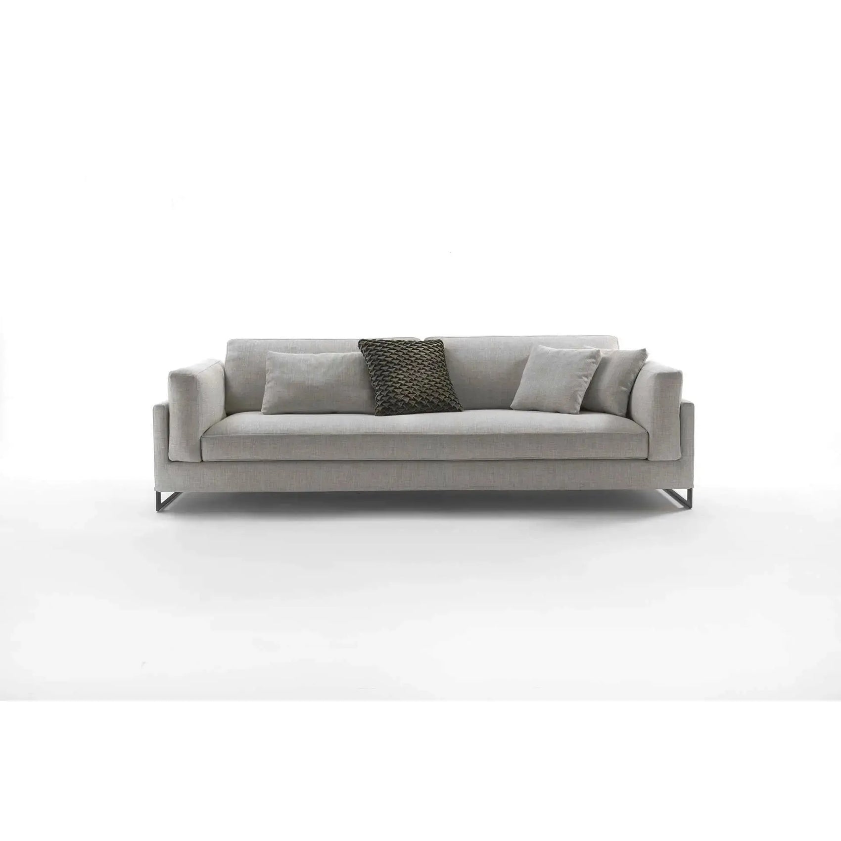 Davis In - Sofa | Frigerio | JANGEORGe Interior Design