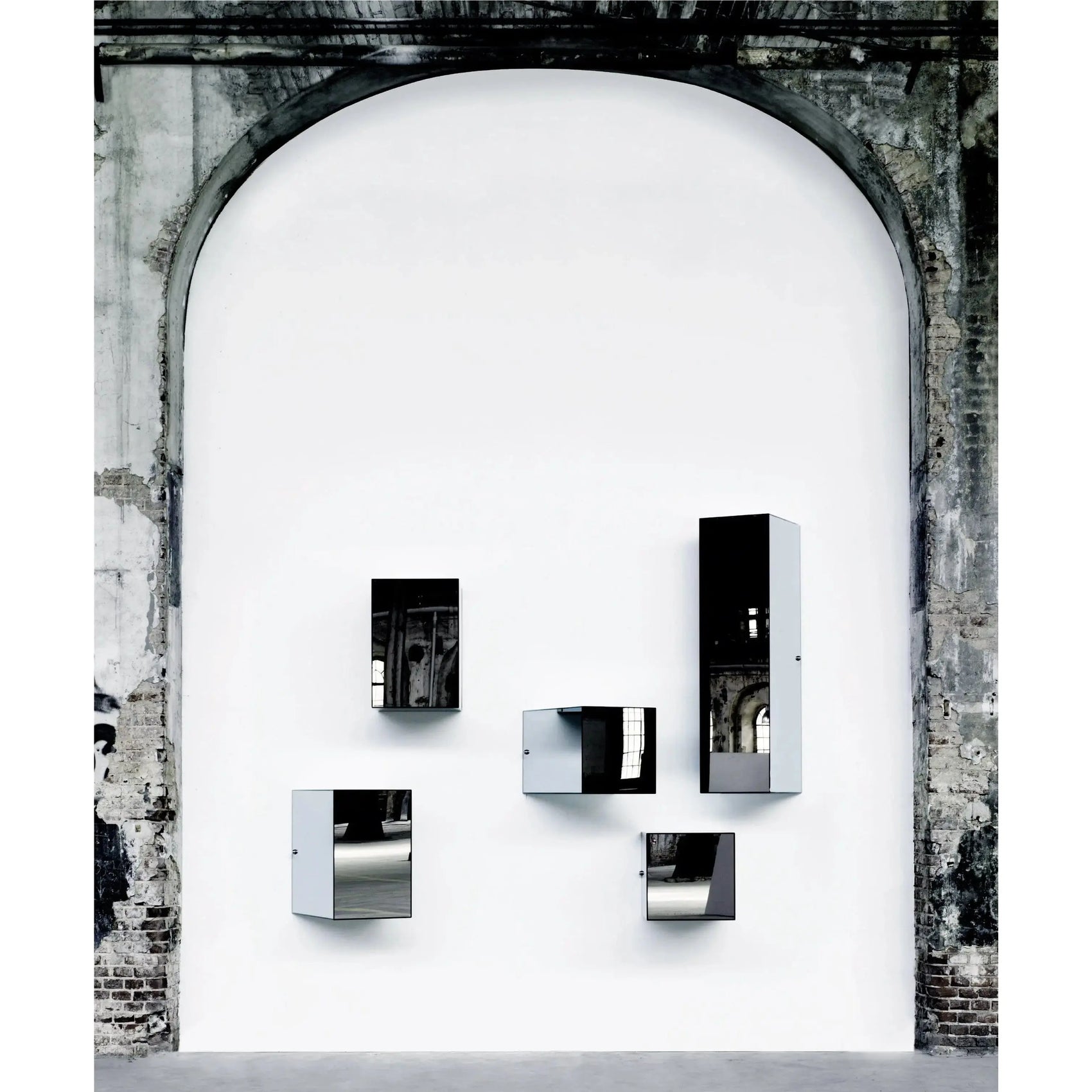 Heigh-Ho Wall System | Glas Italia | JANGEORGe Interior Design