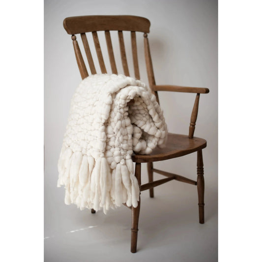 Clouds - Chunky knit throw blanket | Homelosophy | JANGEORGe Interior Design