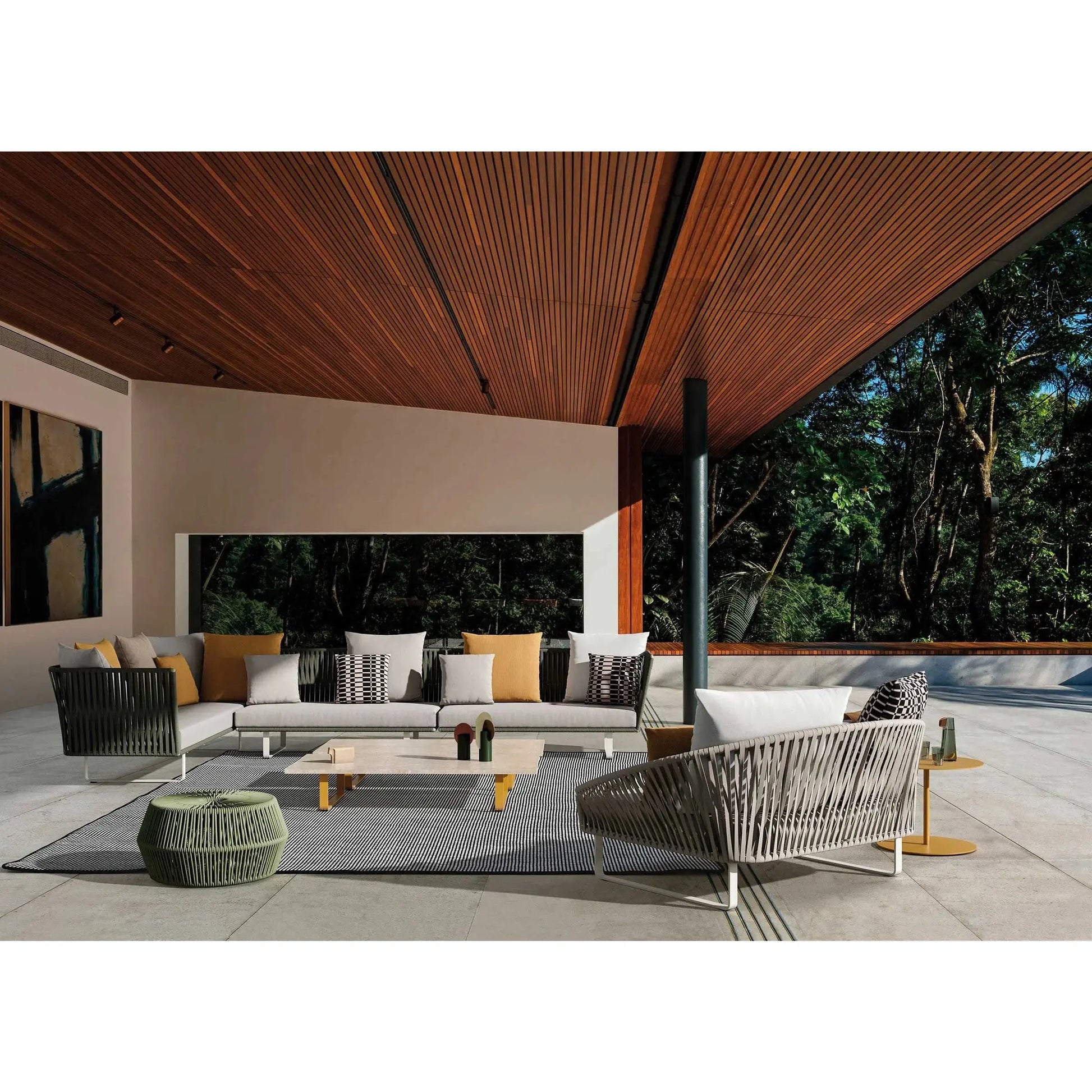 Bitta - Daybed | Kettal | JANGEORGe Interior Design