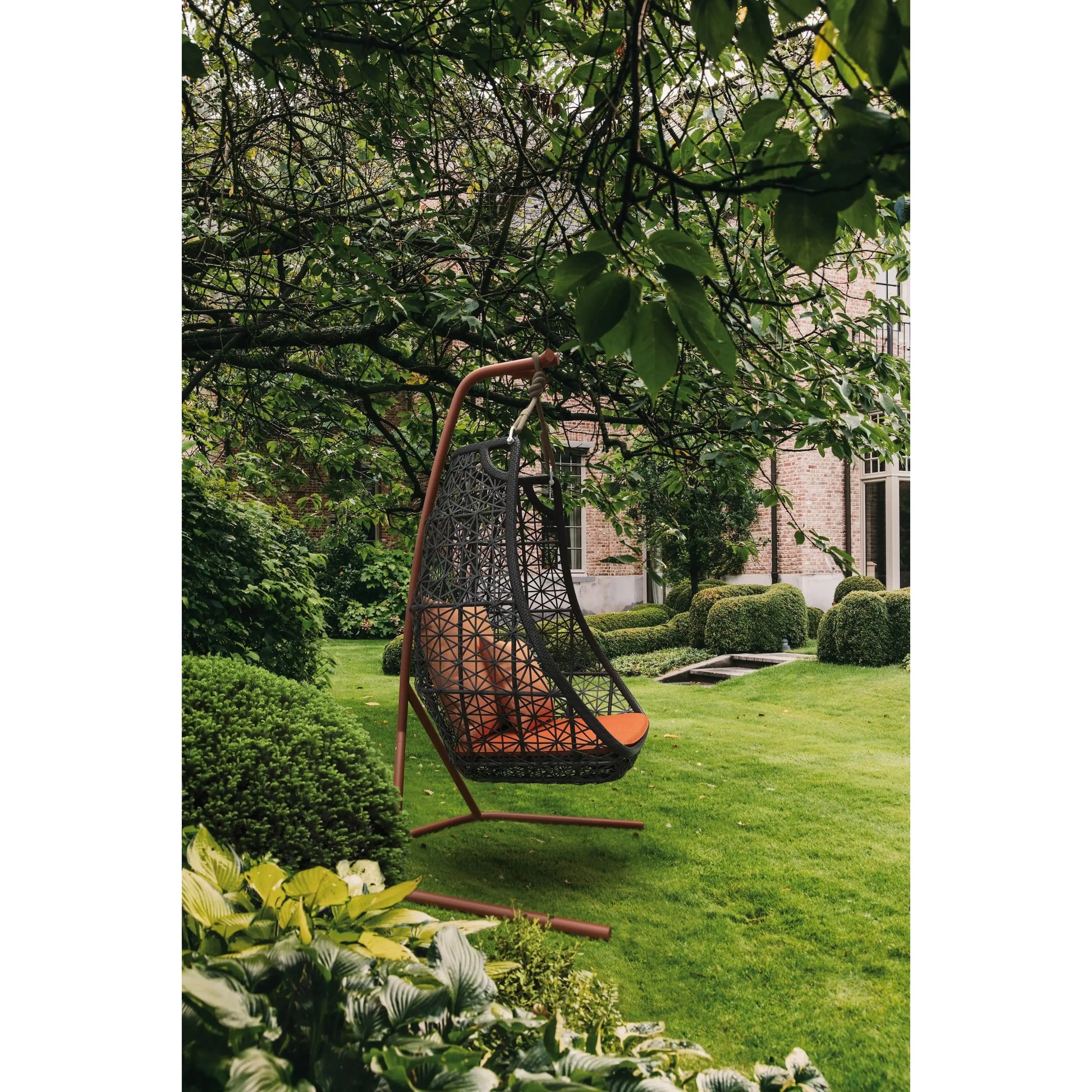 Maia - Egg Swing | Kettal | JANGEORGe Interior Design