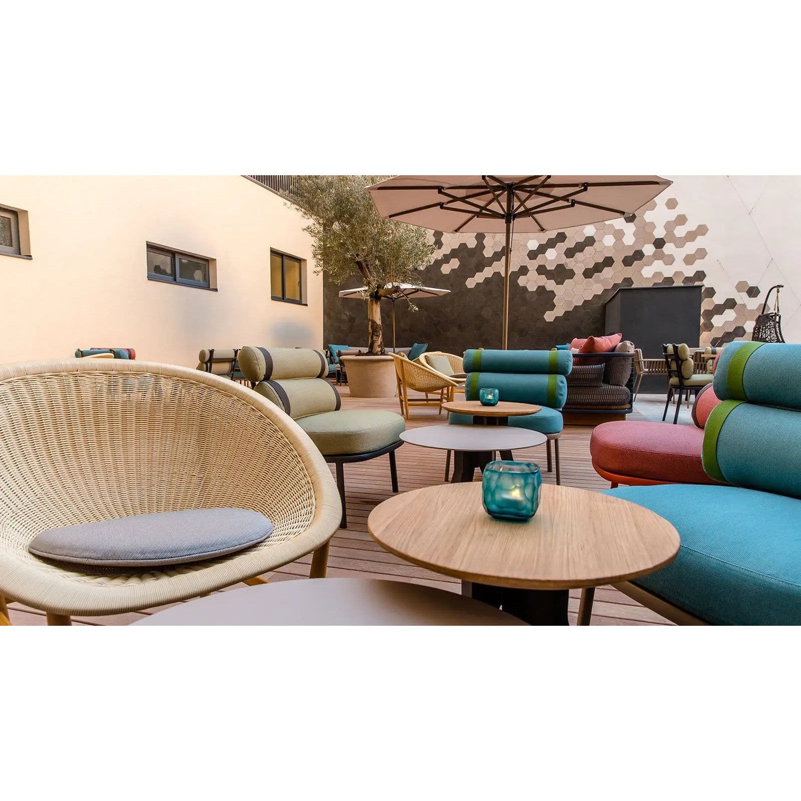 Roll - Club Chair | Kettal | JANGEORGe Interior Design