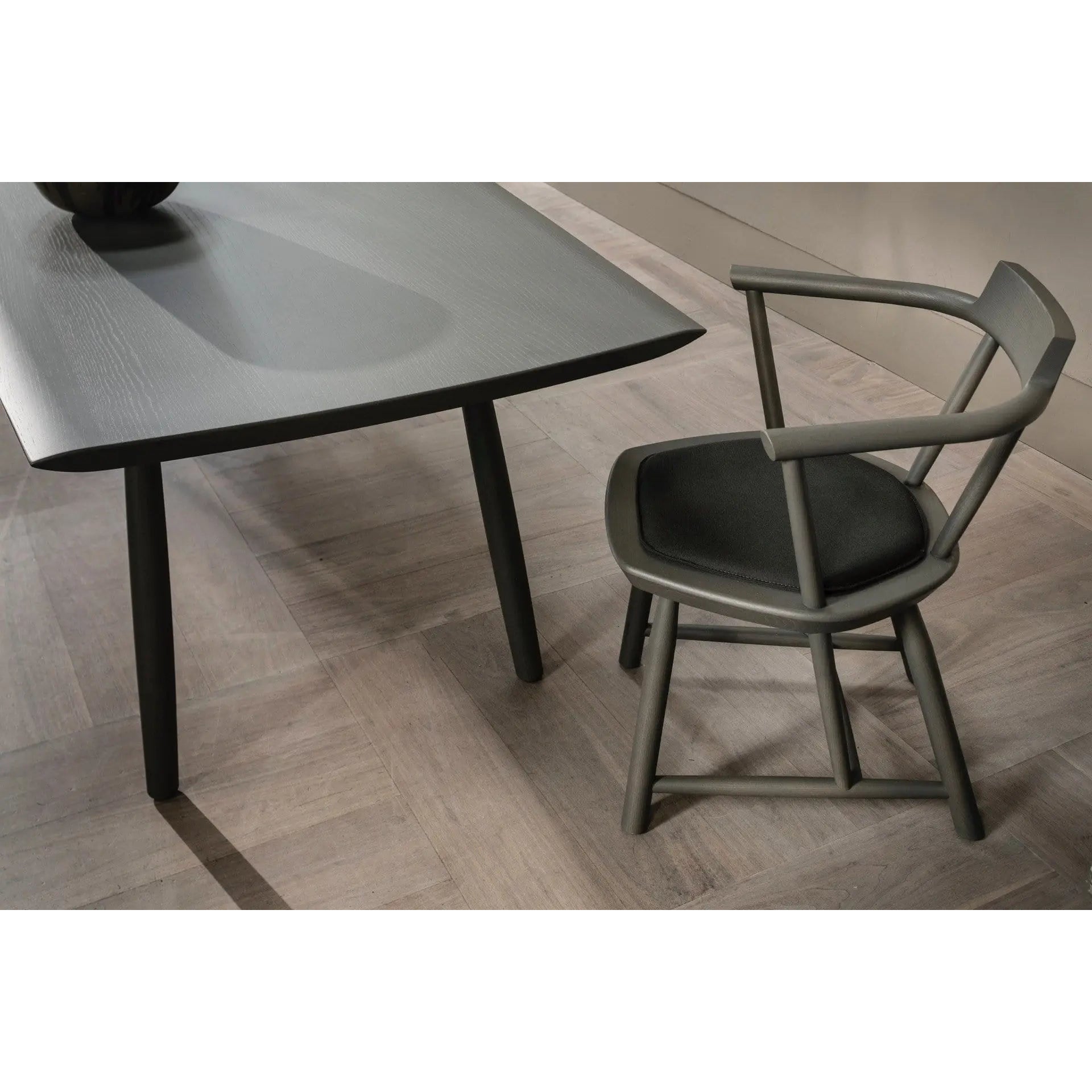 Oiseau - Dining Table | Linteloo | JANGEORGe Interior Design