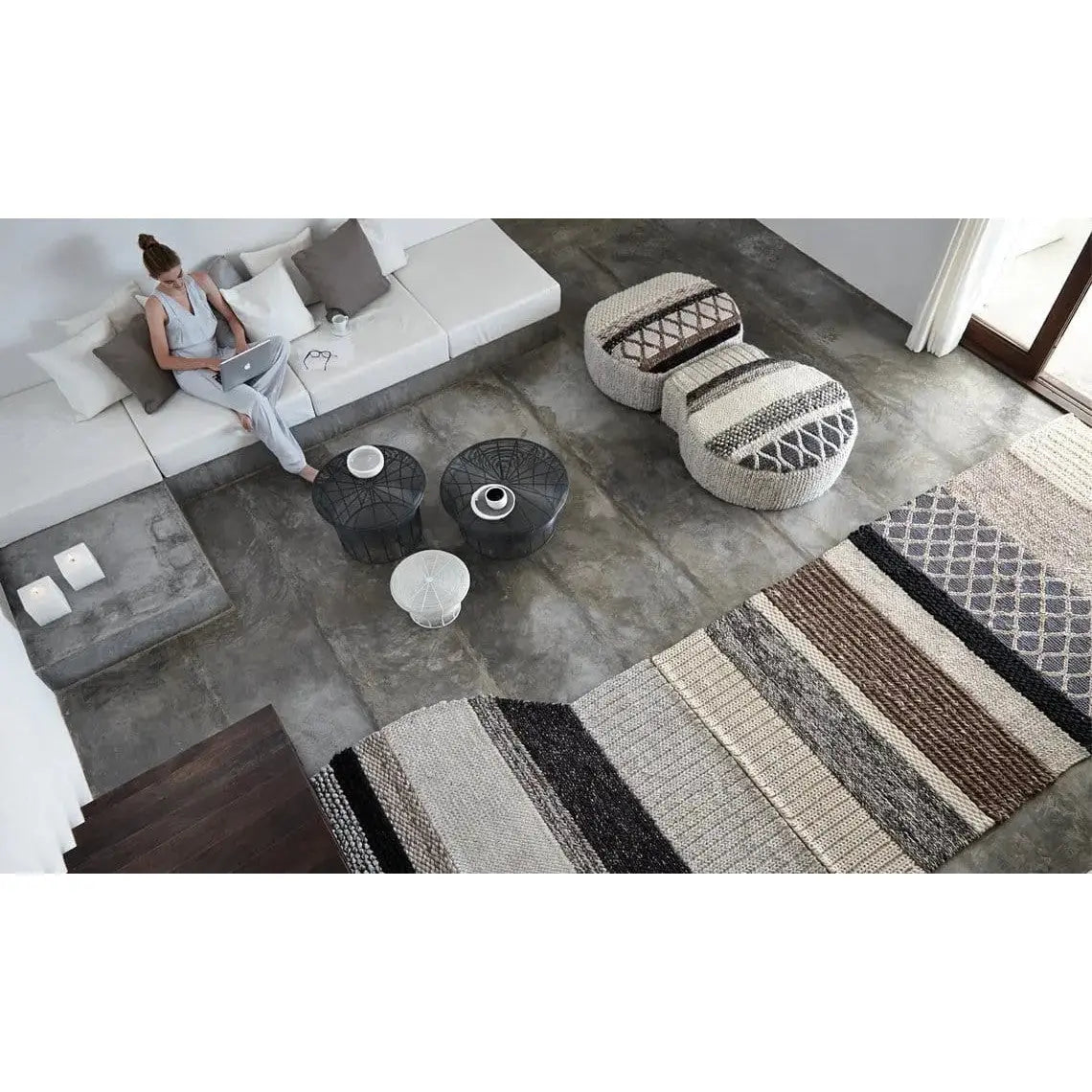 Mangas - Largas ML2 | GAN RUGS | JANGEORGe Interior Design