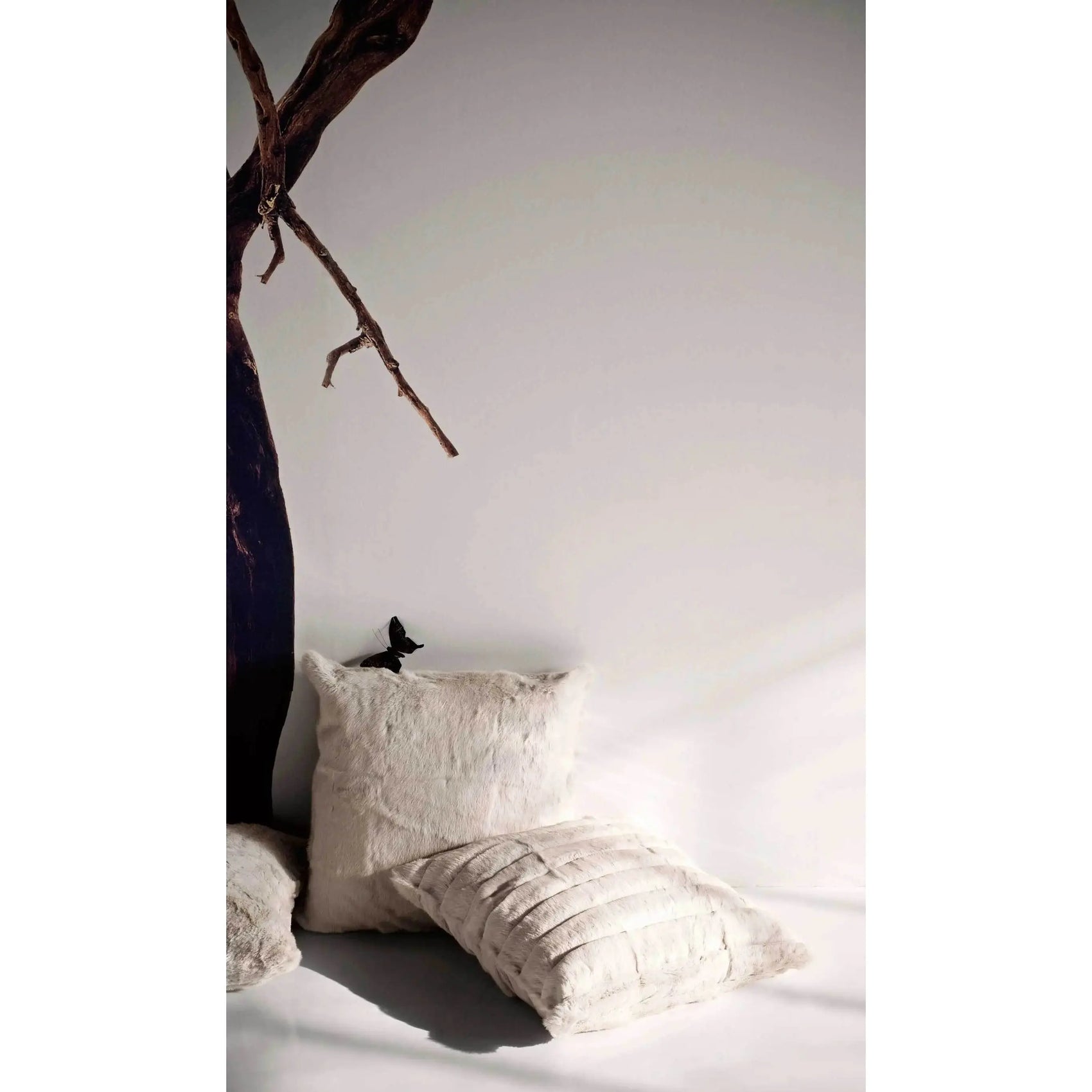 Maxim Pillow | Ivano Redaelli | JANGEORGe Interior Design