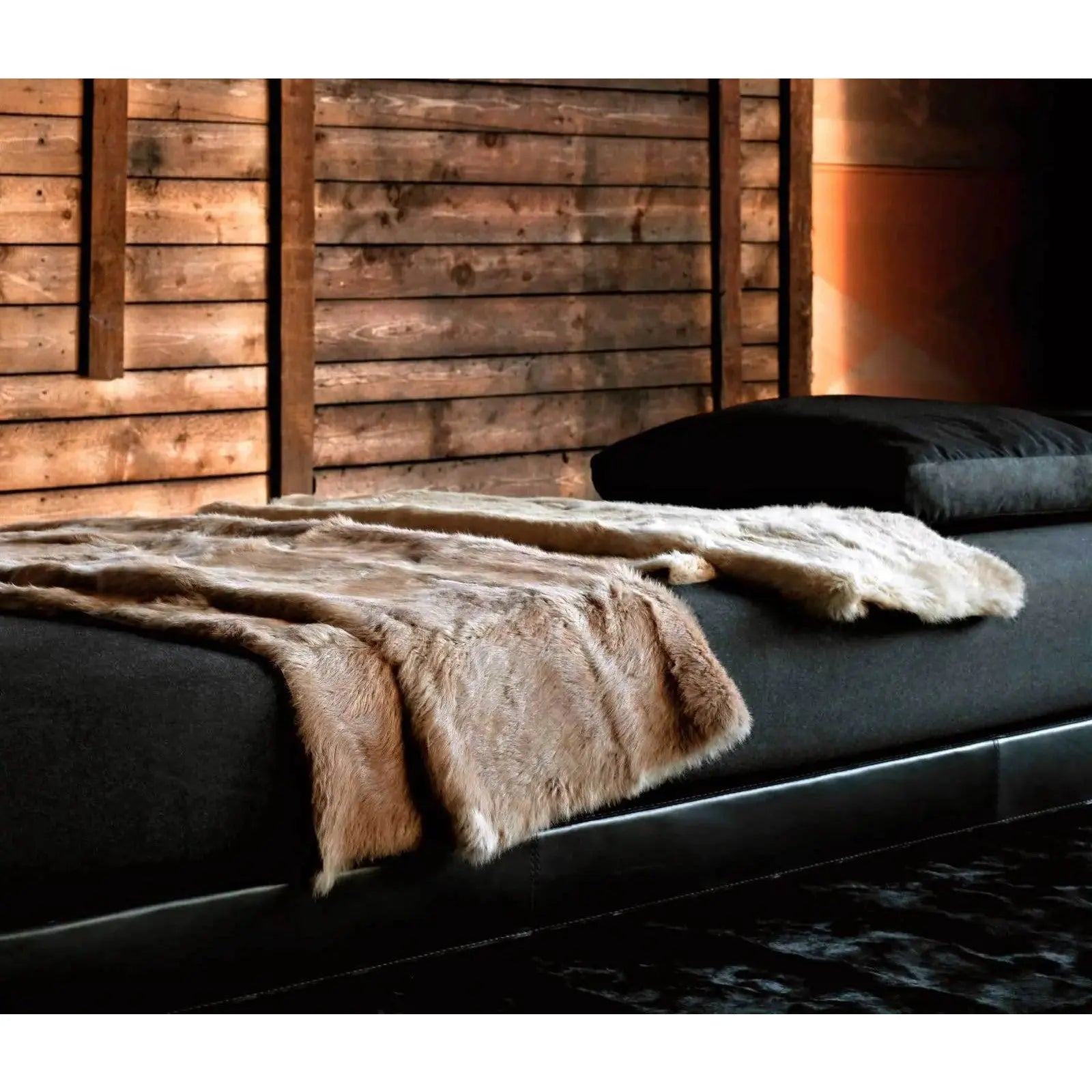 Maxim Pillow | Ivano Redaelli | JANGEORGe Interior Design