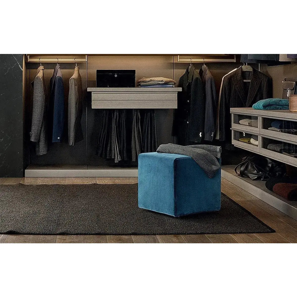 Play - Pouf | Poliform | JANGEORGe Interior Design