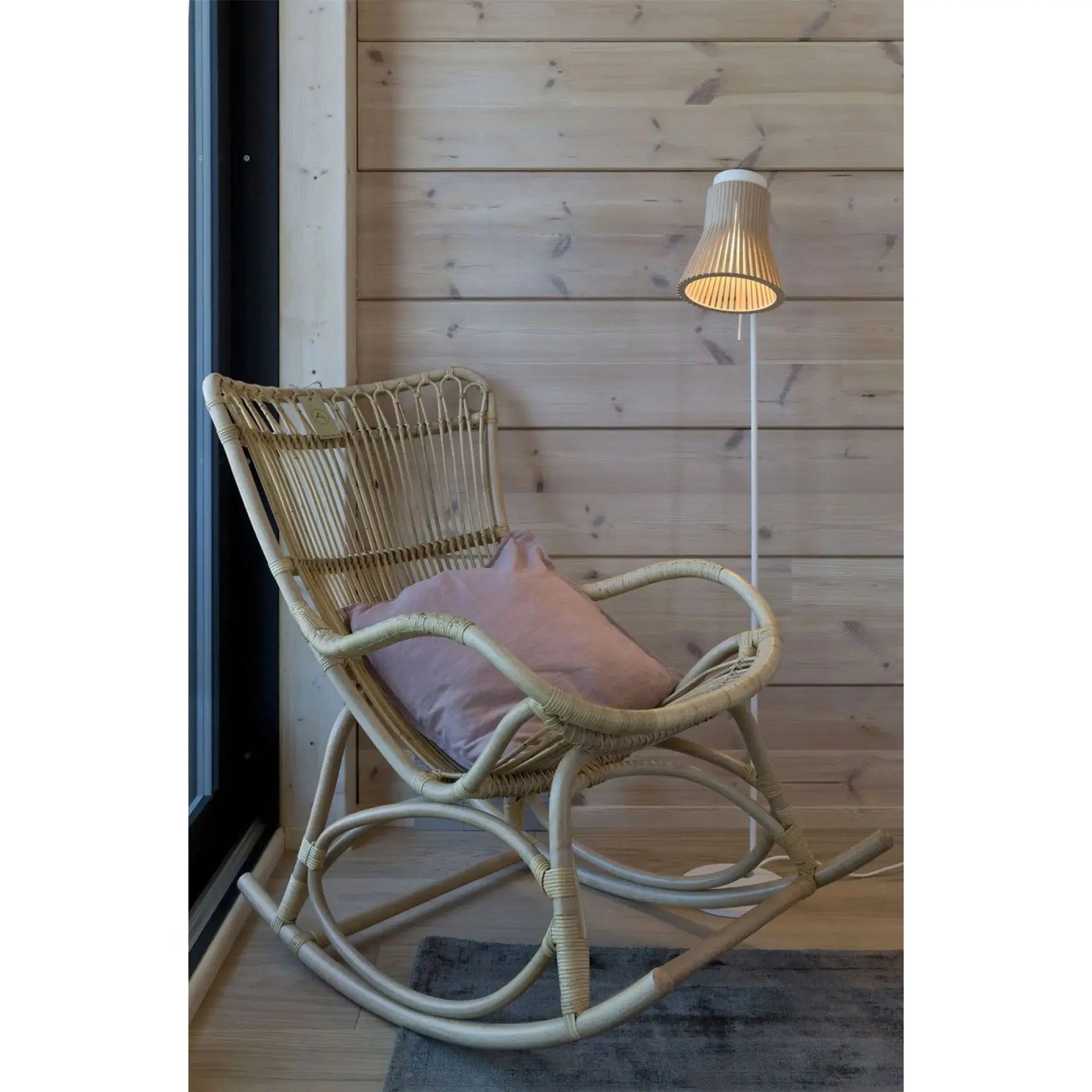 JANGEORGe Interiors & Furniture Secto Petite 4610 Floor Lamp