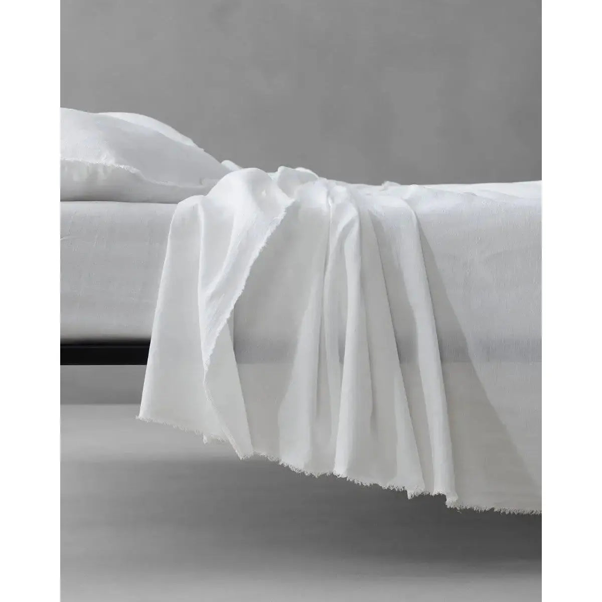 JANGEORGe Interiors & Furniture Society Limonta Saten Bed Sheet Bianco