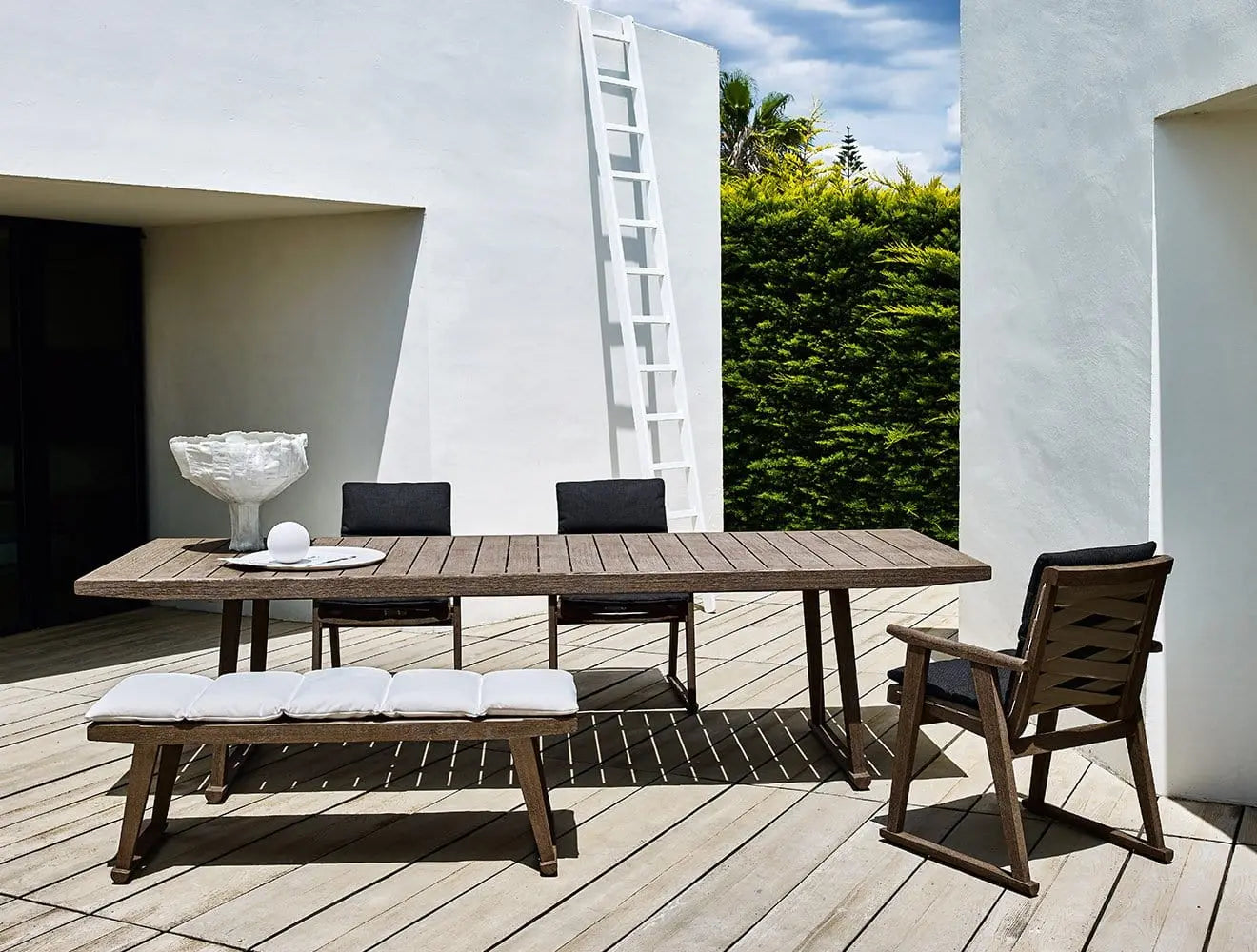 Gio Table | B&B Italia | JANGEORGe Interior Design