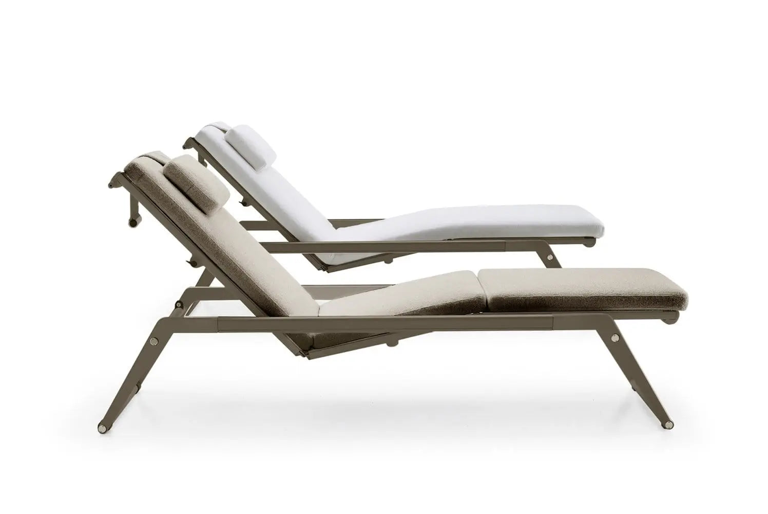 Mirto Outdoor Chaise Longue | B&B Italia | JANGEORGe Interior Design