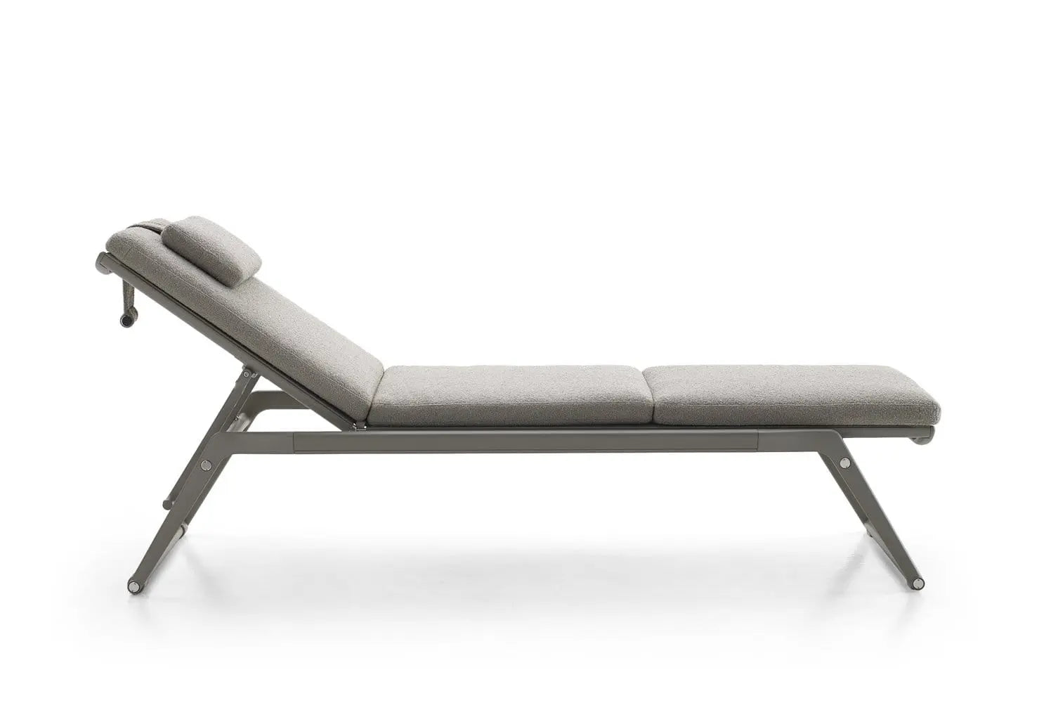 Mirto Outdoor Chaise Longue | B&B Italia | JANGEORGe Interior Design