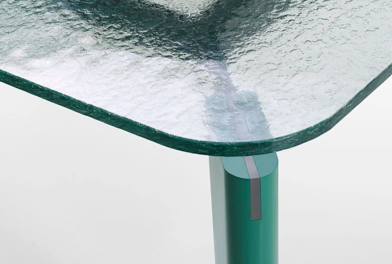 Oskar Table | B&B Italia | JANGEORGe Interior Design