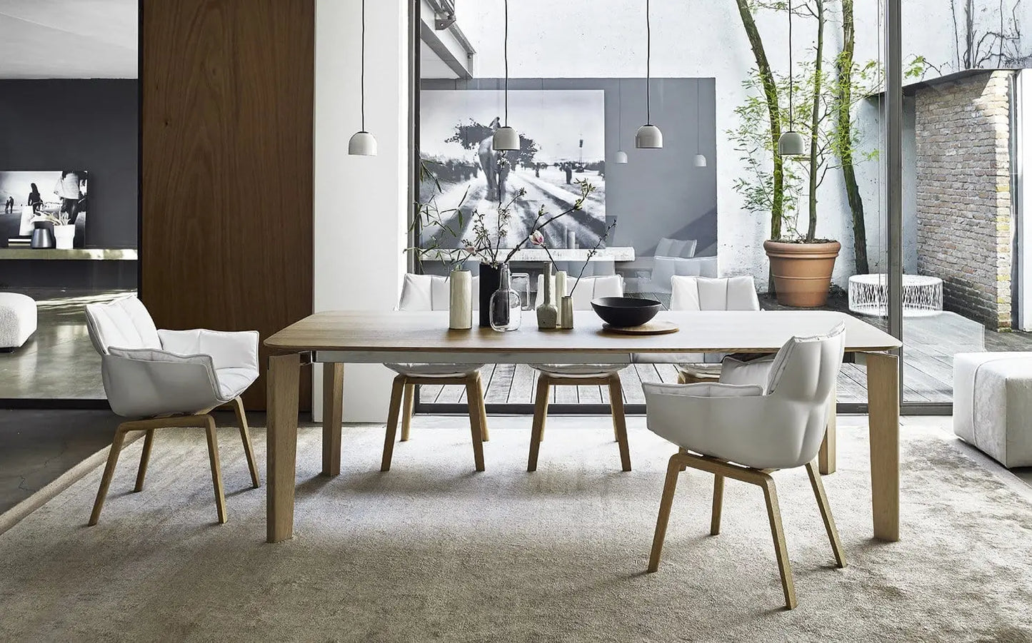 Oskar Table | B&B Italia | JANGEORGe Interior Design