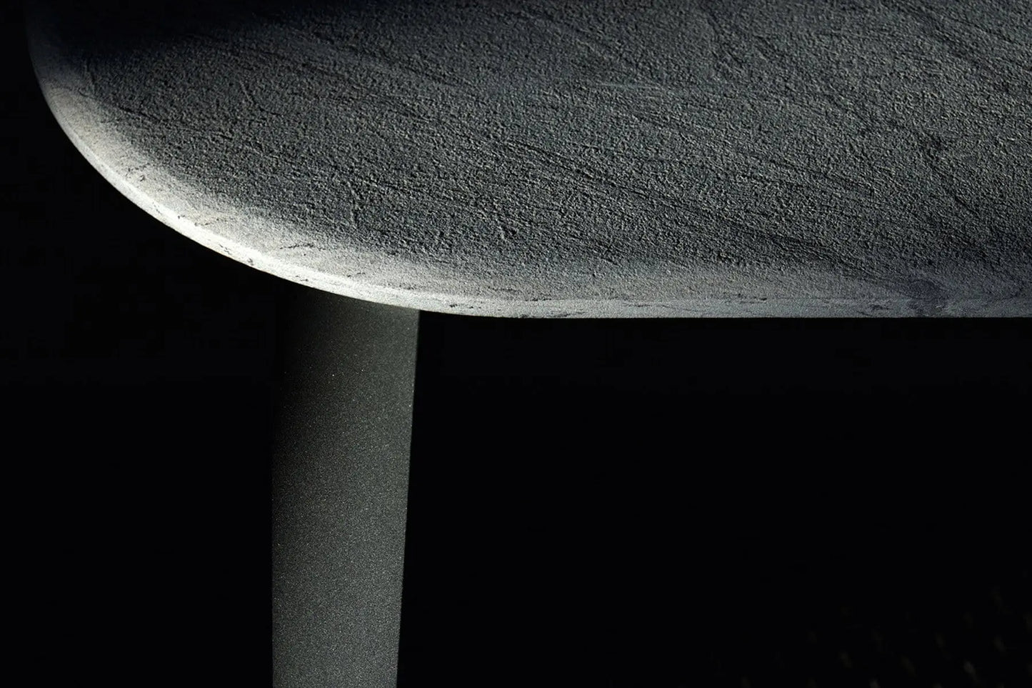 Ginepro Tables | B&B Italia | JANGEORGe Interior Design