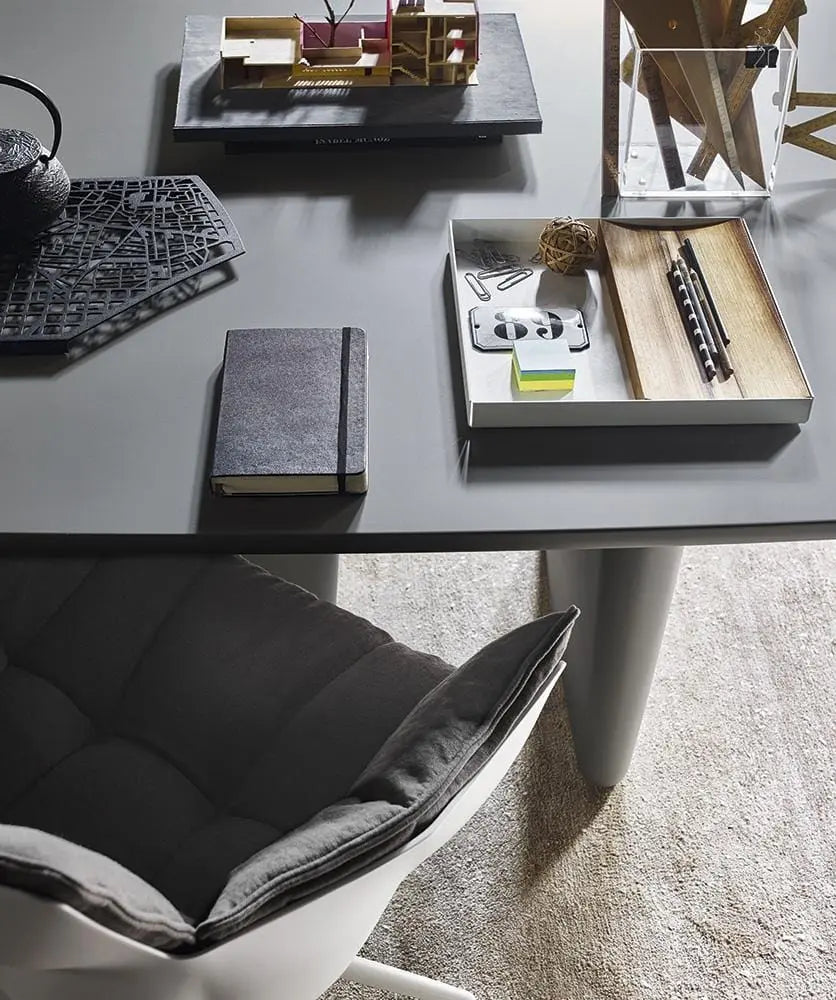 Tobi-Ishi Table | B&B Italia | JANGEORGe Interior Design
