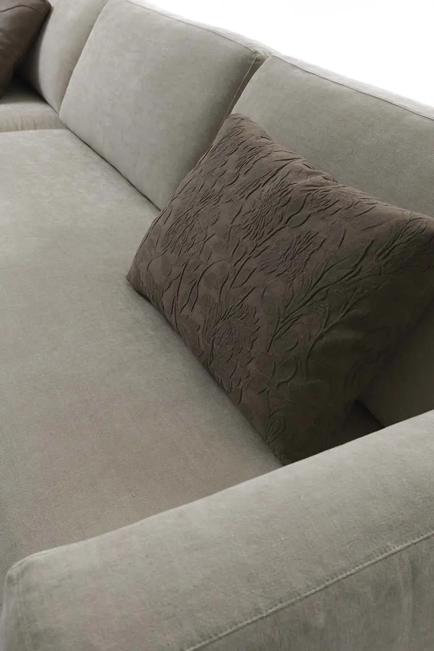 Davis Out - Sofa | Frigerio | JANGEORGe Interior Design