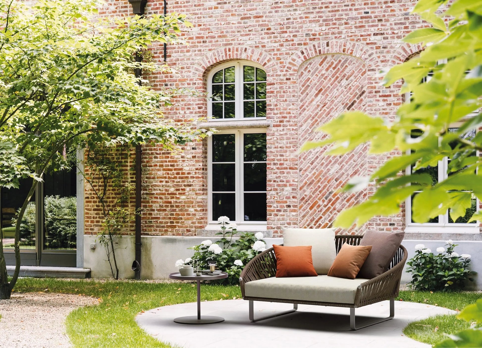 Bitta - Daybed | Kettal | JANGEORGe Interior Design