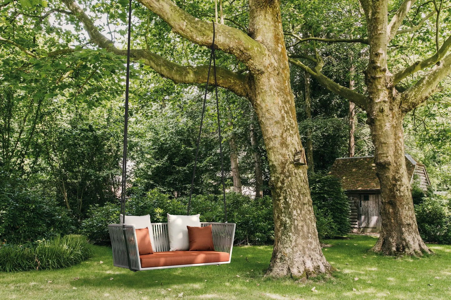 Bitta - Swing sofa | Kettal | JANGEORGe Interior Design