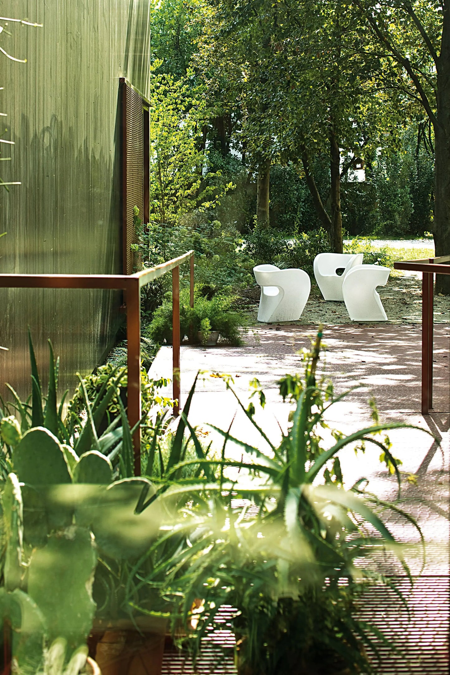 Little Albert Small Armchair | Moroso | JANGEORGe Interior Design