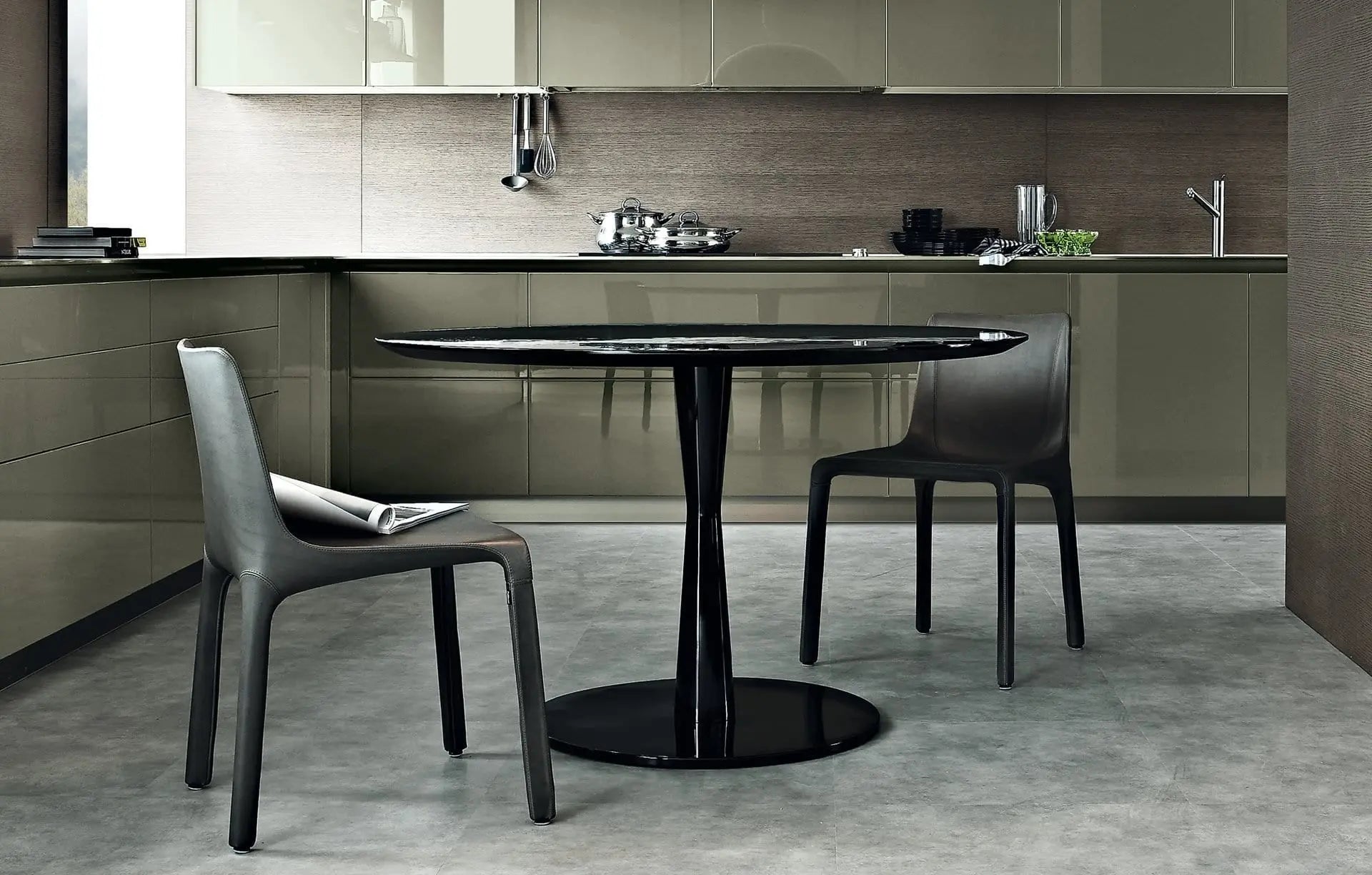 Flute Dining Table | Poliform | JANGEORGe Interior Design
