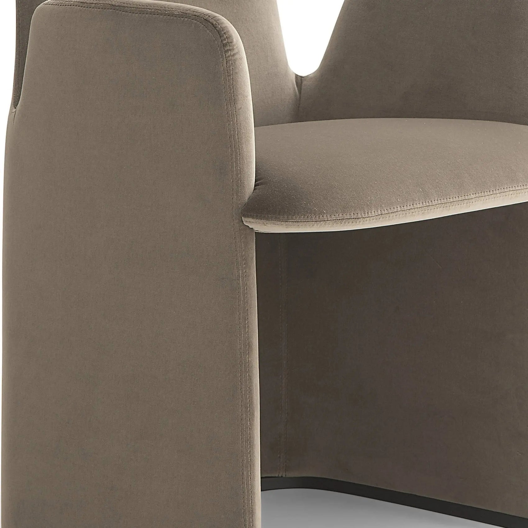 Guest - Chair | Poliform | JANGEORGe Interior Design