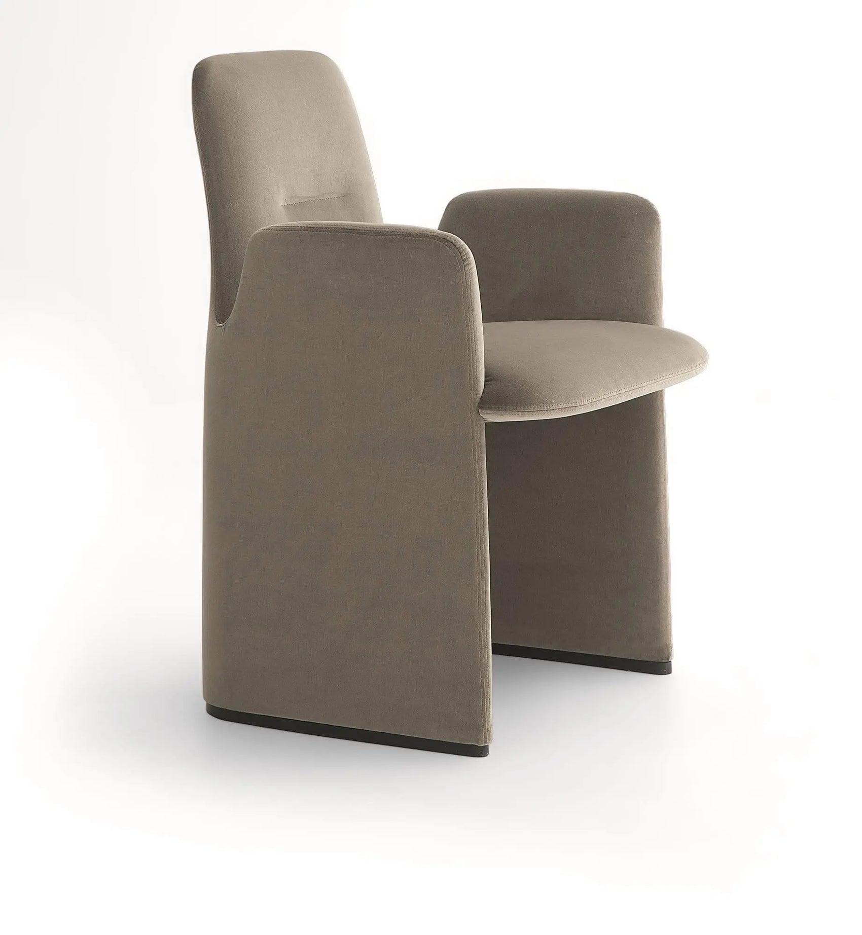 Guest - Chair | Poliform | JANGEORGe Interior Design