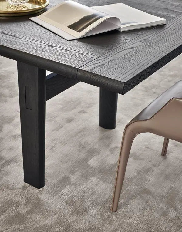 Home Hotel - Dining Table | Poliform | JANGEORGe Interior Design
