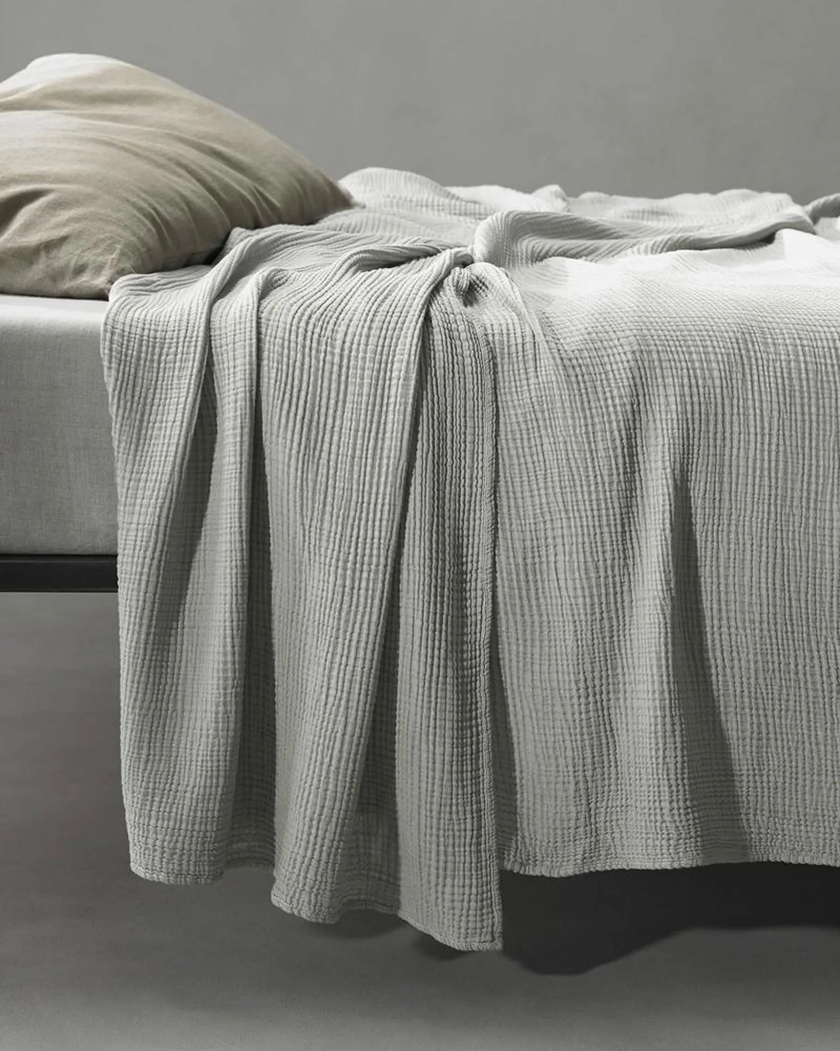 Free Bed Cover - JANGEORGe Interior Design