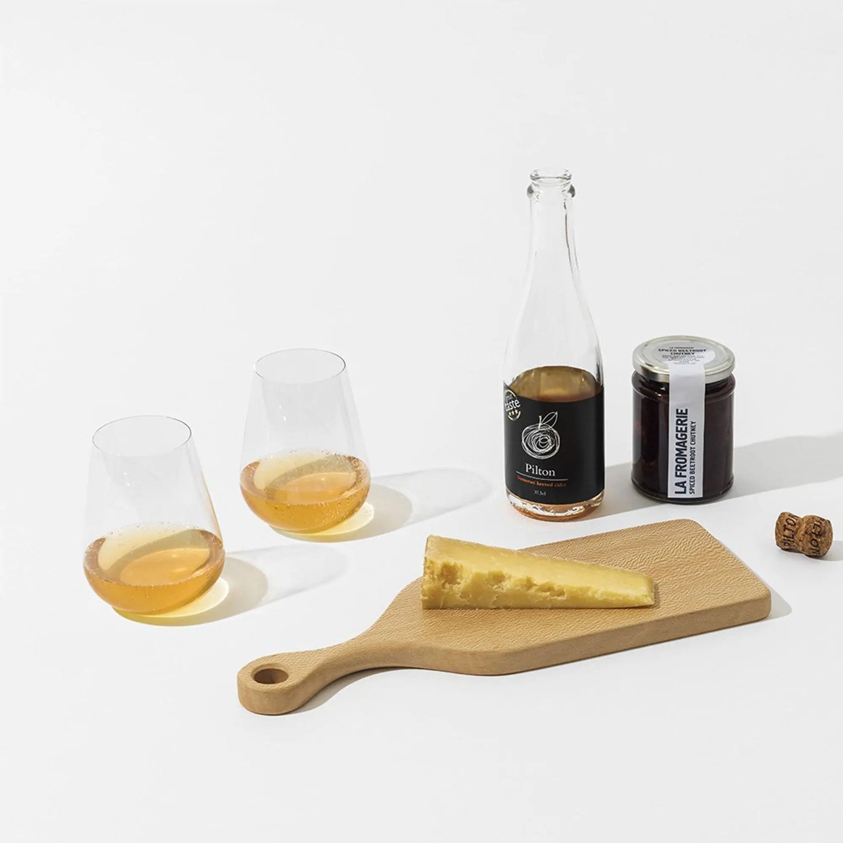 JANGEORGe Interiors & Furniture Jancis Robinson x Richard Brenson - The Water Glass